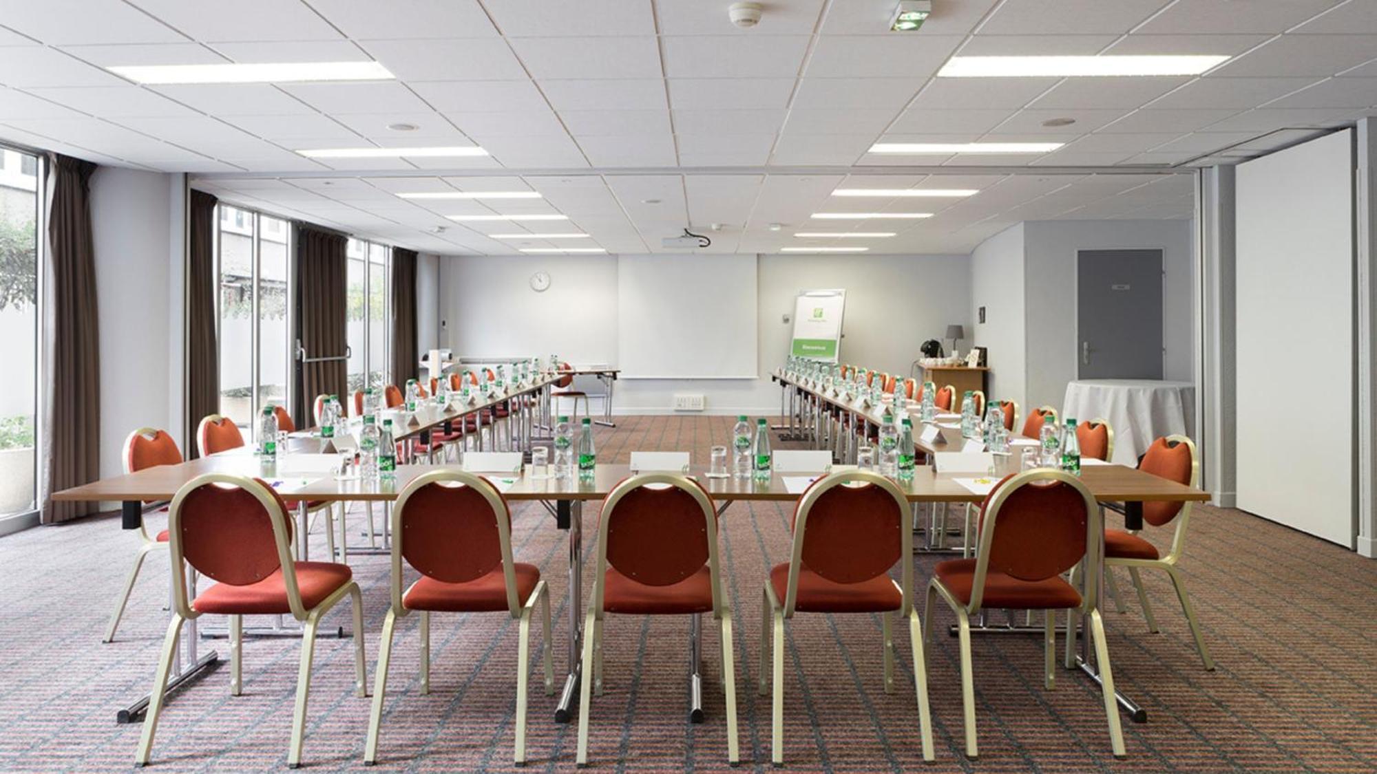 Holiday Inn Clermont Ferrand Centre By Ihg Экстерьер фото