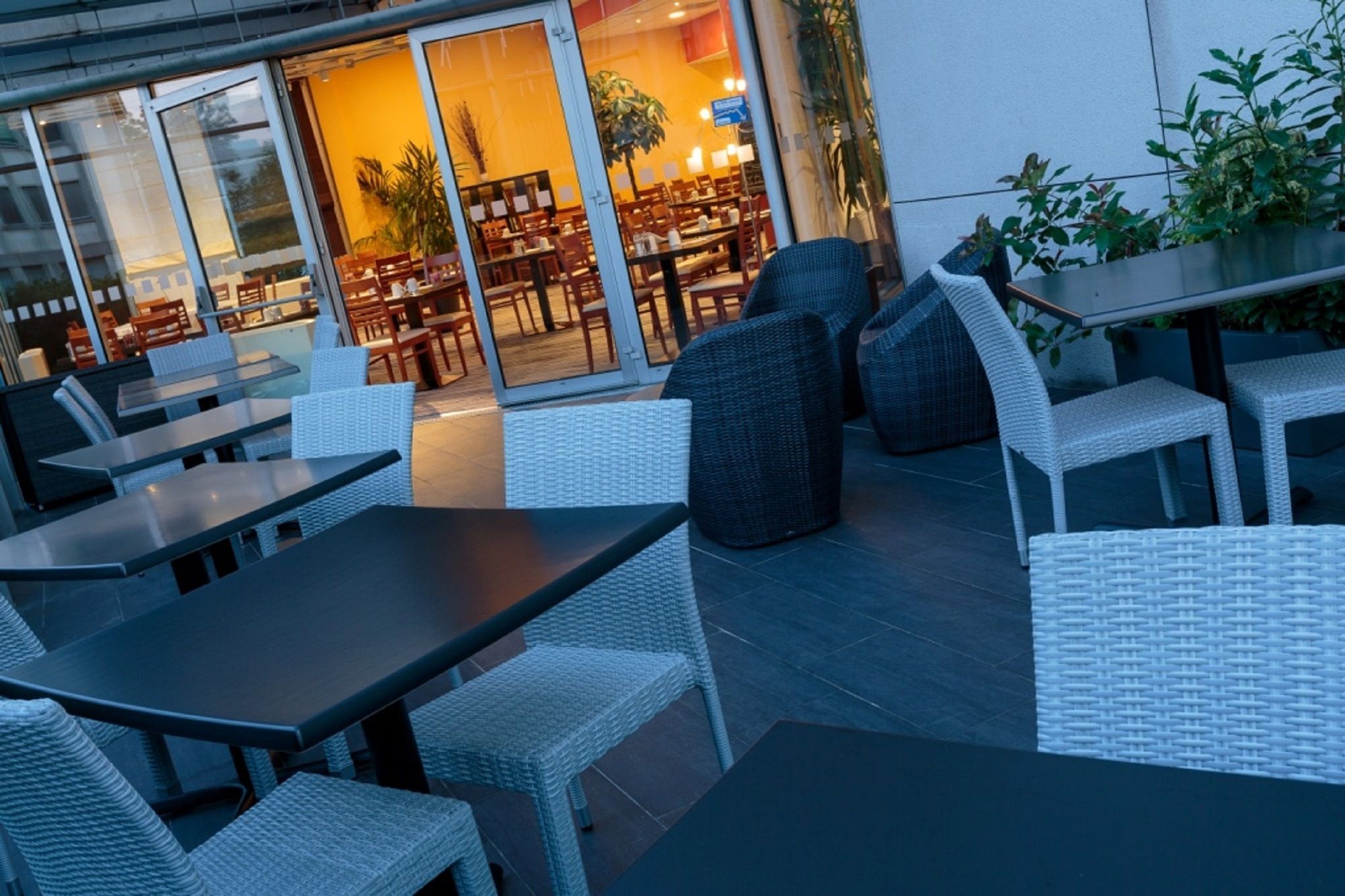 Holiday Inn Clermont Ferrand Centre By Ihg Экстерьер фото